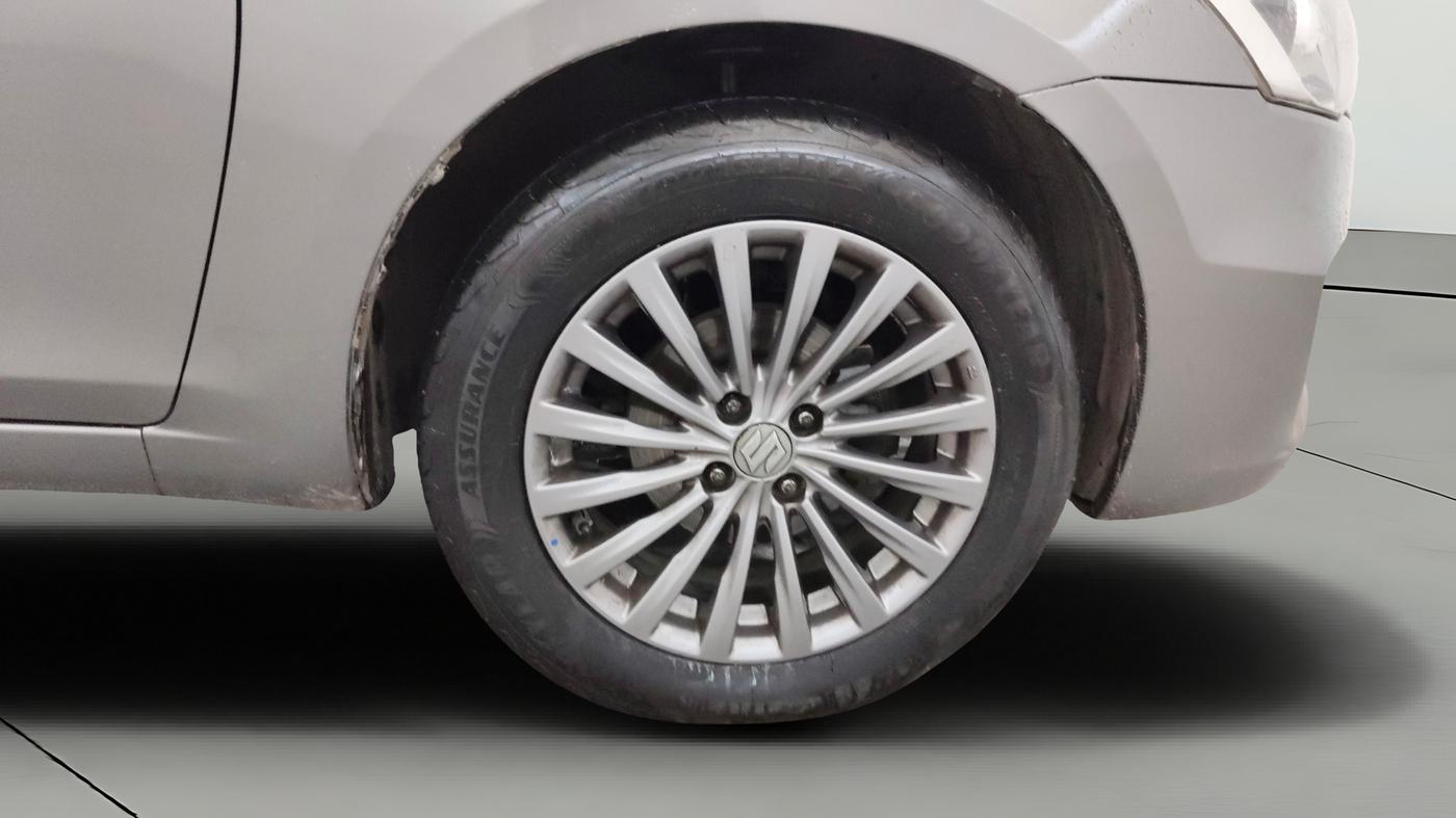 2016 Maruti Ciaz ZXI+, Petrol, Manual, 85,524 km, Right Front Wheel