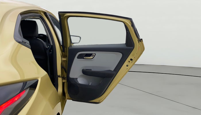 2020 Tata ALTROZ XZ PETROL, Petrol, Manual, 15,509 km, RHS Rear Door