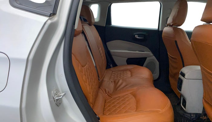 2017 Jeep Compass LIMITED (O) 2.0 DIESEL, Diesel, Manual, 91,339 km, Right Side Rear Door Cabin