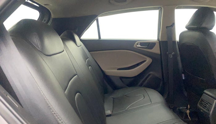 2018 Hyundai Elite i20 SPORTZ 1.2, Petrol, Manual, 1,06,107 km, Right Side Rear Door Cabin