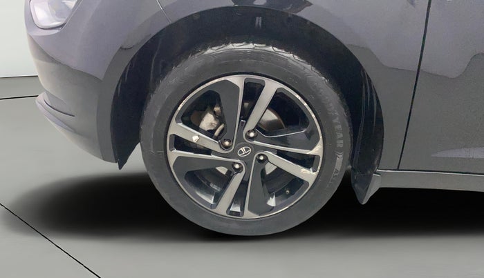 2022 Tata ALTROZ XZ PLUS DIESEL DARK EDITION, Diesel, Manual, 39,371 km, Left Front Wheel