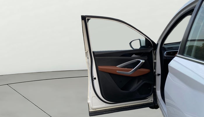 2022 MG HECTOR PLUS SHARP 1.5 PETROL TURBO CVT 6-STR, Petrol, Automatic, 76,670 km, LHS Front Door