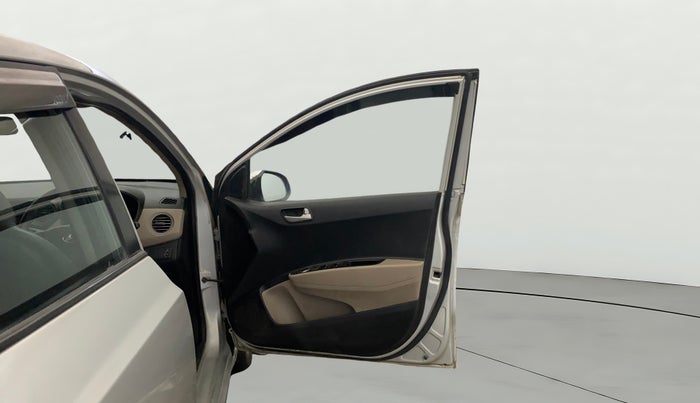 2015 Hyundai Xcent S 1.2, Petrol, Manual, 79,728 km, RHS Front Door