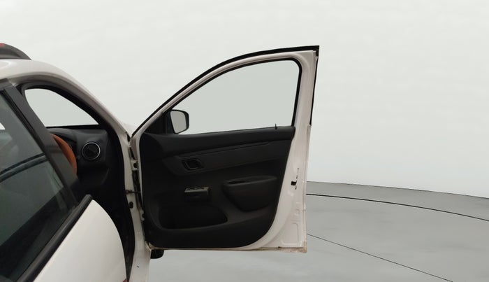 2016 Renault Kwid RXL, Petrol, Manual, 80,826 km, RHS Front Door