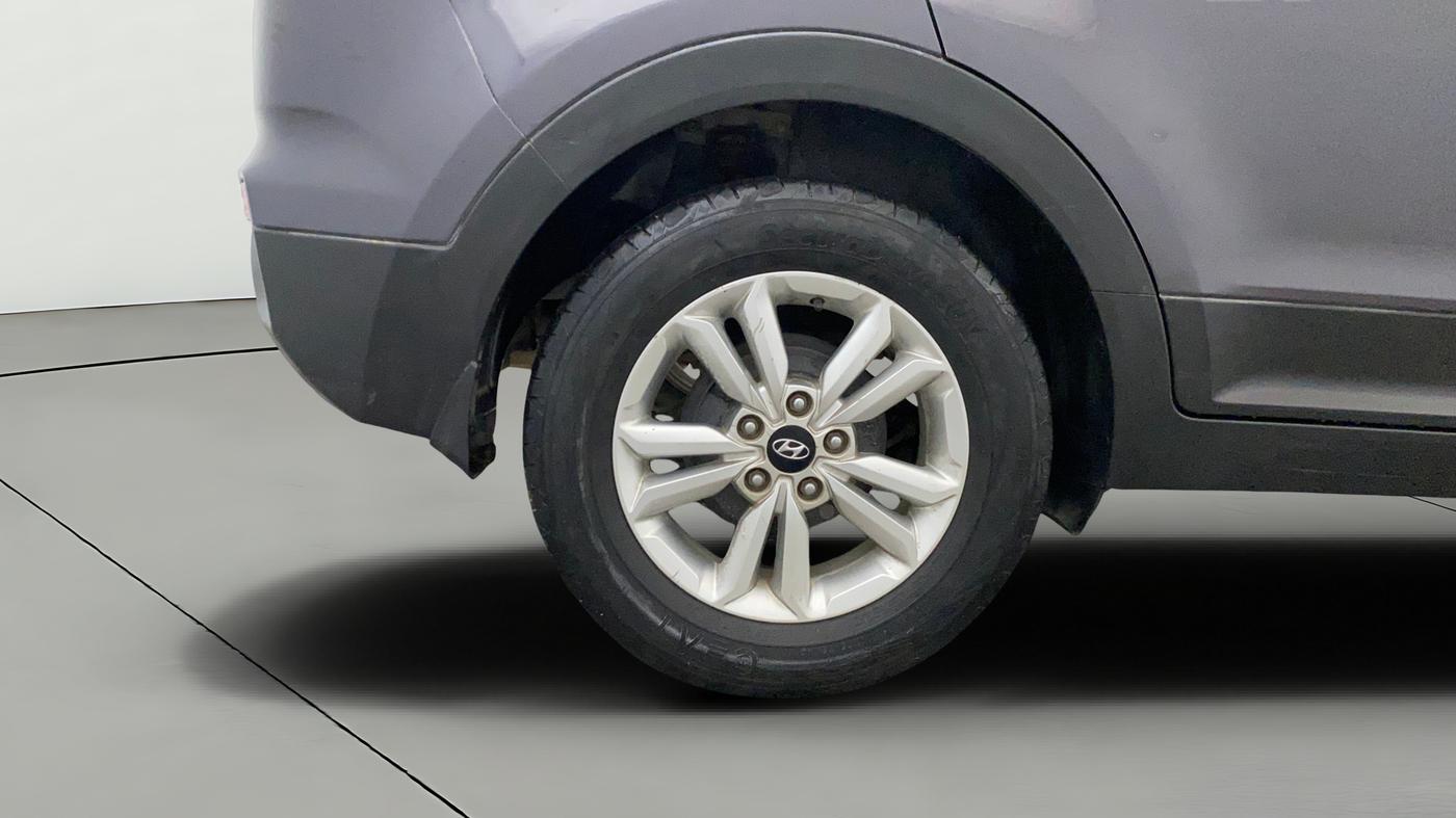 2016 Hyundai Creta SX PLUS 1.6 PETROL, Petrol, Manual, 1,12,799 km, Right Rear Wheel