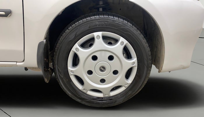 2013 Toyota Etios G, Petrol, Manual, 1,29,814 km, Right Front Wheel