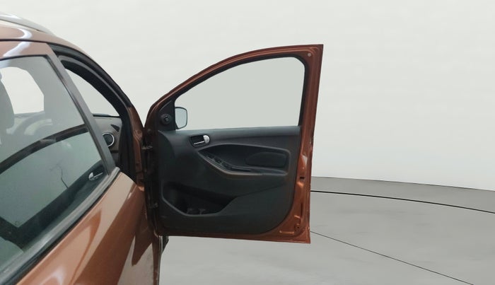 2018 Ford FREESTYLE TITANIUM PLUS 1.2 PETROL, Petrol, Manual, 56,361 km, RHS Front Door