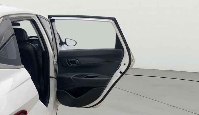 2022 Hyundai NEW I20 SPORTZ 1.5 MT, Diesel, Manual, 76,841 km, RHS Rear Door