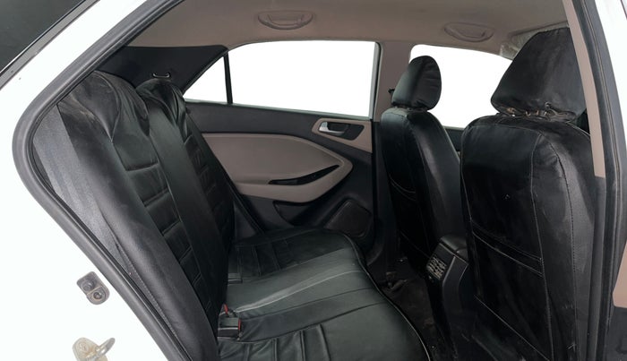 2020 Hyundai Elite i20 MAGNA PLUS 1.2, Petrol, Manual, 28,357 km, Right Side Rear Door Cabin