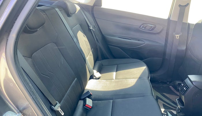 2020 Hyundai NEW I20 MAGNA 1.2 MT, Petrol, Manual, 23,731 km, Right Side Rear Door Cabin