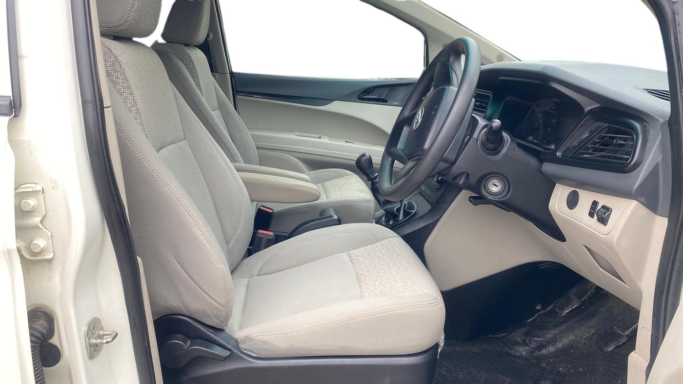 2019 Mahindra MARAZZO M2 8 STR, Diesel, Manual, 14,976 km, Right Side Front Door Cabin
