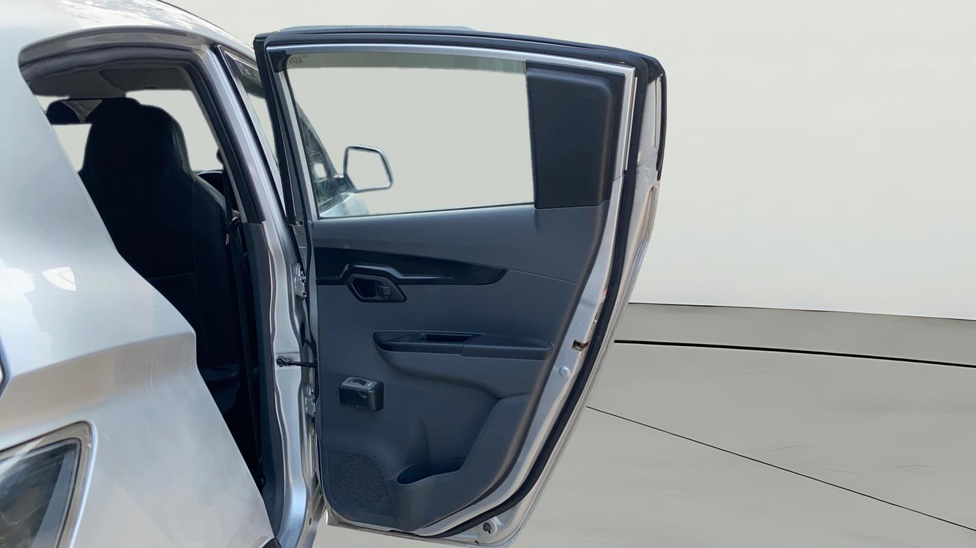 2020 Mahindra KUV 100 NXT K2+ P 6 STR, Petrol, Manual, 77,172 km, RHS Rear Door