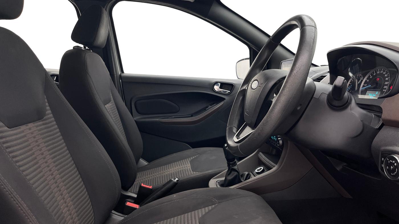 2019 Ford FREESTYLE TITANIUM PLUS 1.2 PETROL, Petrol, Manual, 70,647 km, Right Side Front Door Cabin