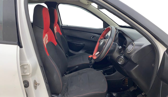 2017 Renault Kwid RXT 02 Anniversary Edition, Petrol, Manual, 98,354 km, Right Side Front Door Cabin