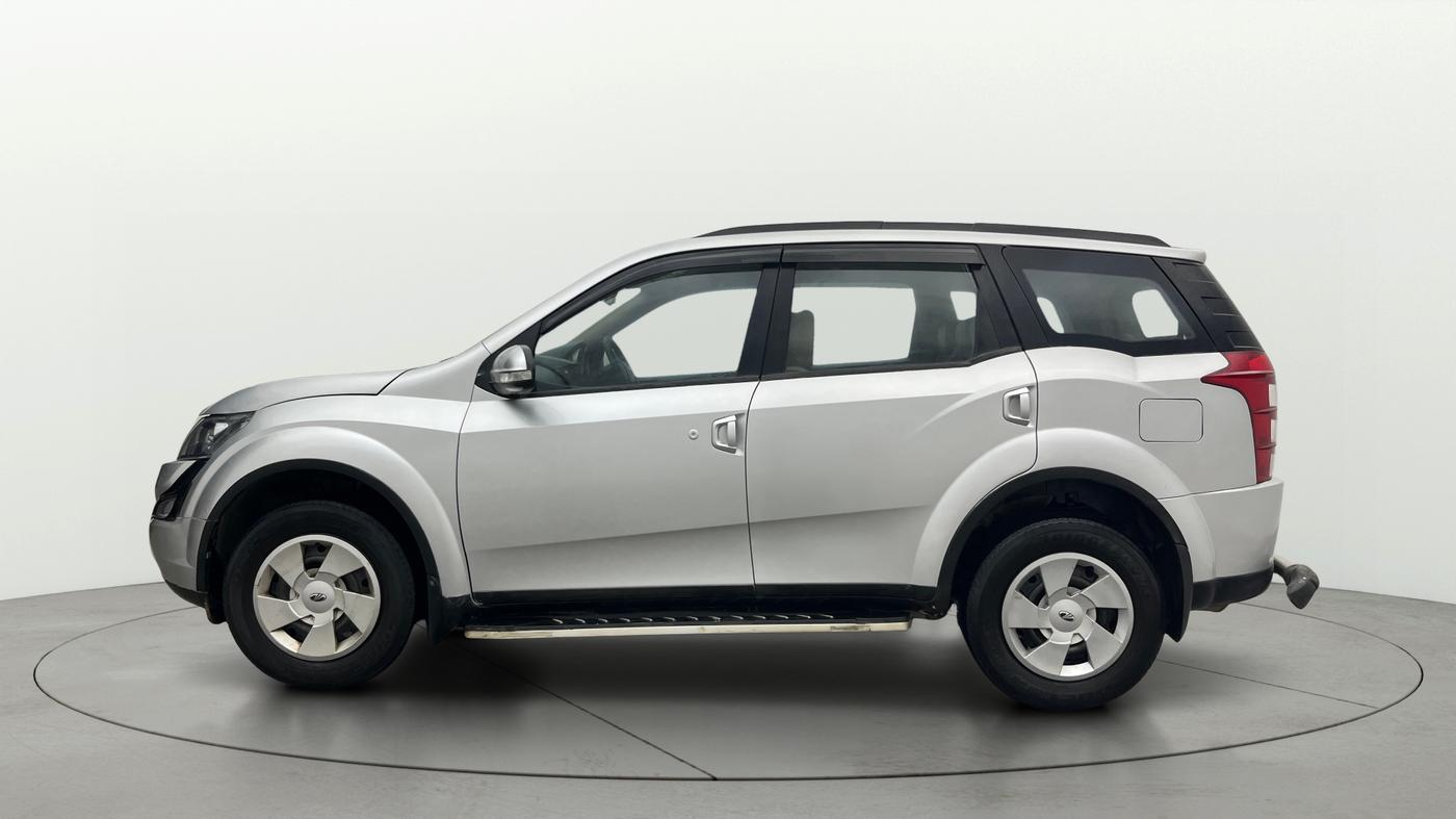 2017 Mahindra XUV500 W6, Diesel, Manual, 90,003 km, Left Side