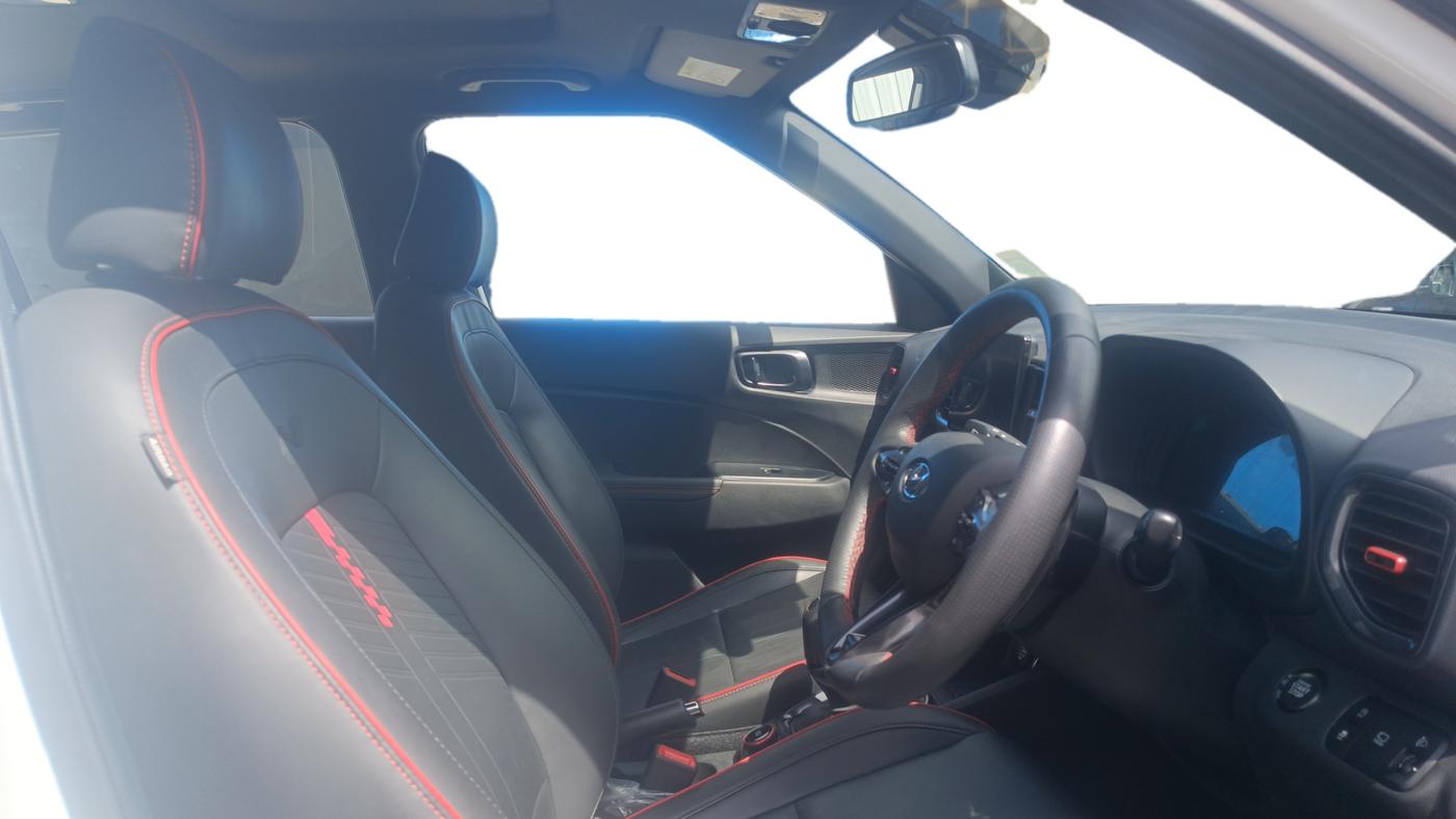 2023 Hyundai VENUE N LINE N8 1.0 TURBO DCT, Petrol, Automatic, 26,021 km, Right Side Front Door Cabin