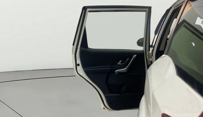 2018 Mahindra XUV500 W9 AT, Diesel, Automatic, 99,055 km, LHS Rear Door