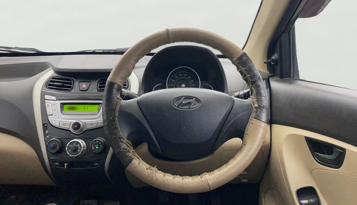 2016 Hyundai Eon 1.0 MAGNA +, Petrol, Manual, 15,182 km, Steering Wheel Close Up