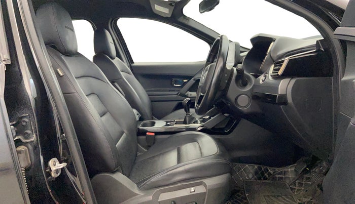 2022 Tata Safari XZ PLUS DARK EDITION, Diesel, Manual, 73,479 km, Right Side Front Door Cabin