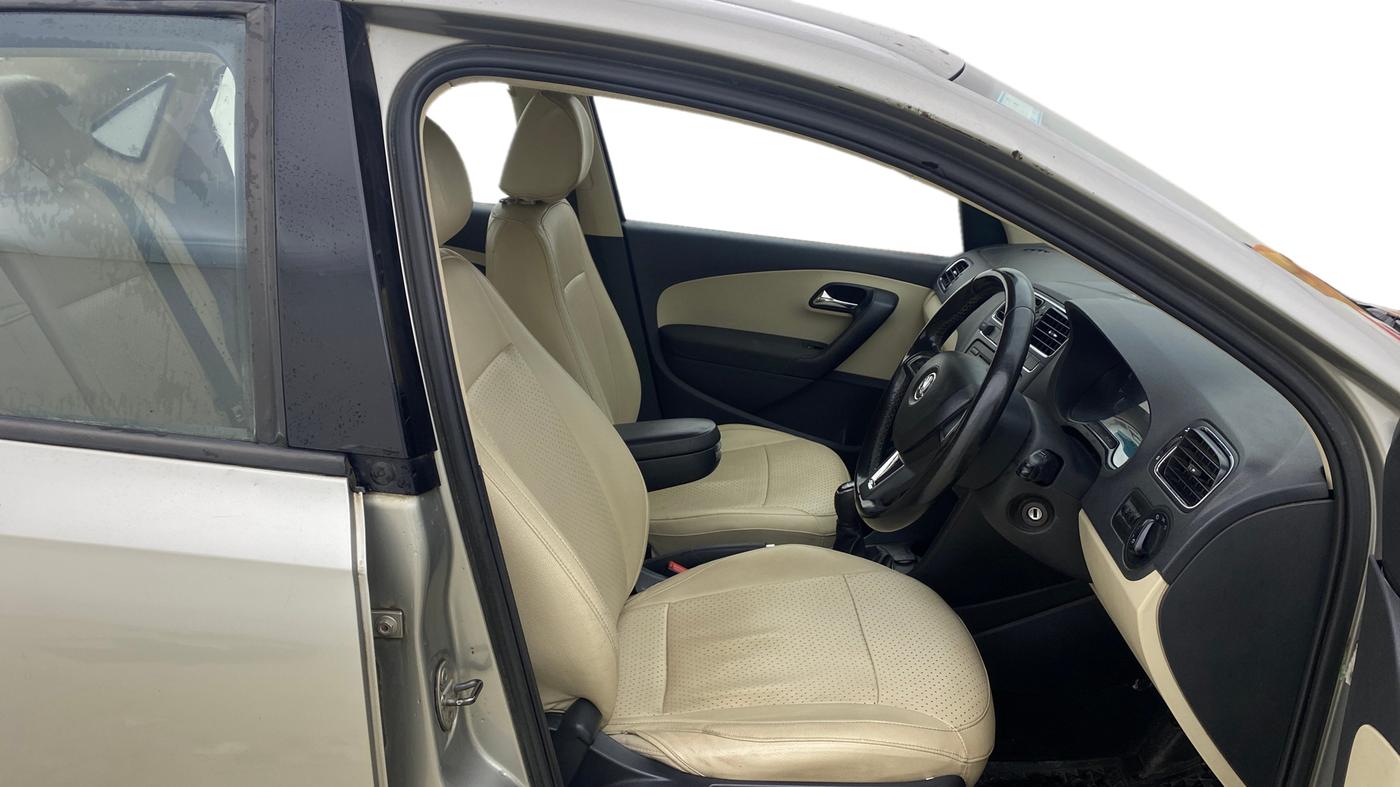 2017 Skoda Rapid AMBITION 1.6 MPI MT, Petrol, Manual, 59,307 km, Right Side Front Door Cabin