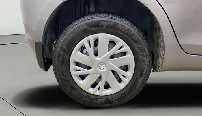 2015 Maruti Swift VXI, Petrol, Manual, 76,873 km, Right Rear Wheel