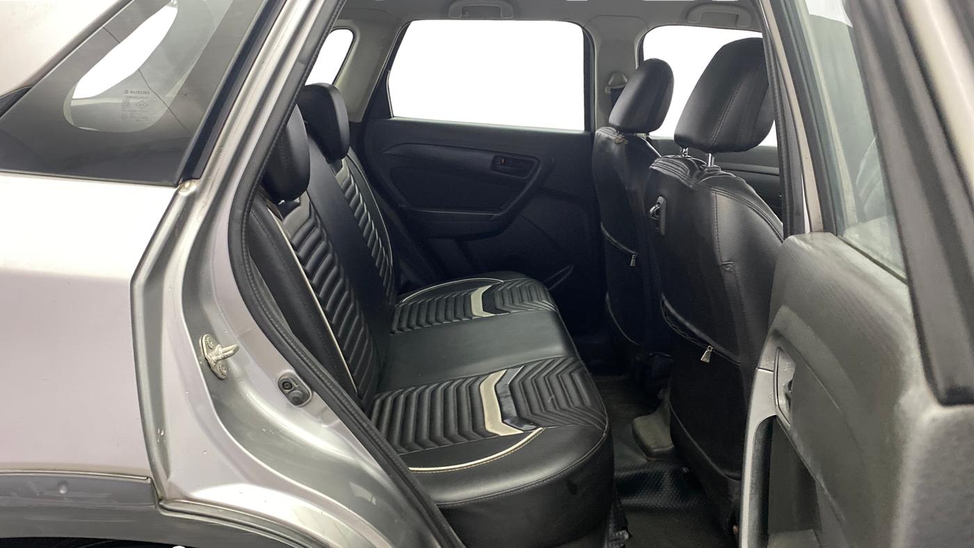 2016 Maruti Vitara Brezza VDI, Diesel, Manual, 1,01,560 km, Right Side Rear Door Cabin