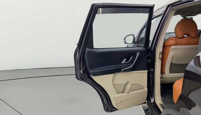 2017 Mahindra XUV500 W6, Diesel, Manual, 82,774 km, LHS Rear Door