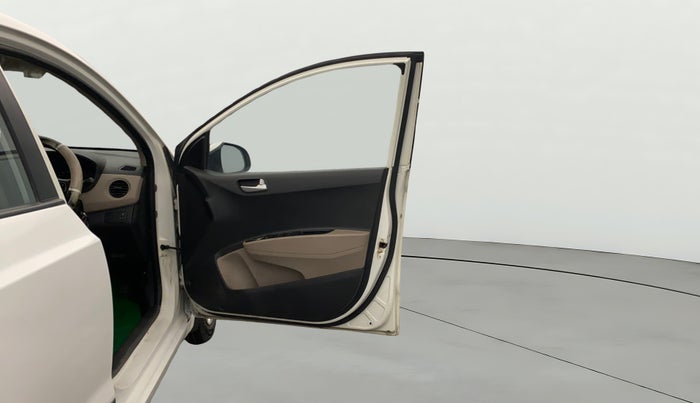 2017 Hyundai Xcent SX 1.2, Petrol, Manual, 89,636 km, RHS Front Door