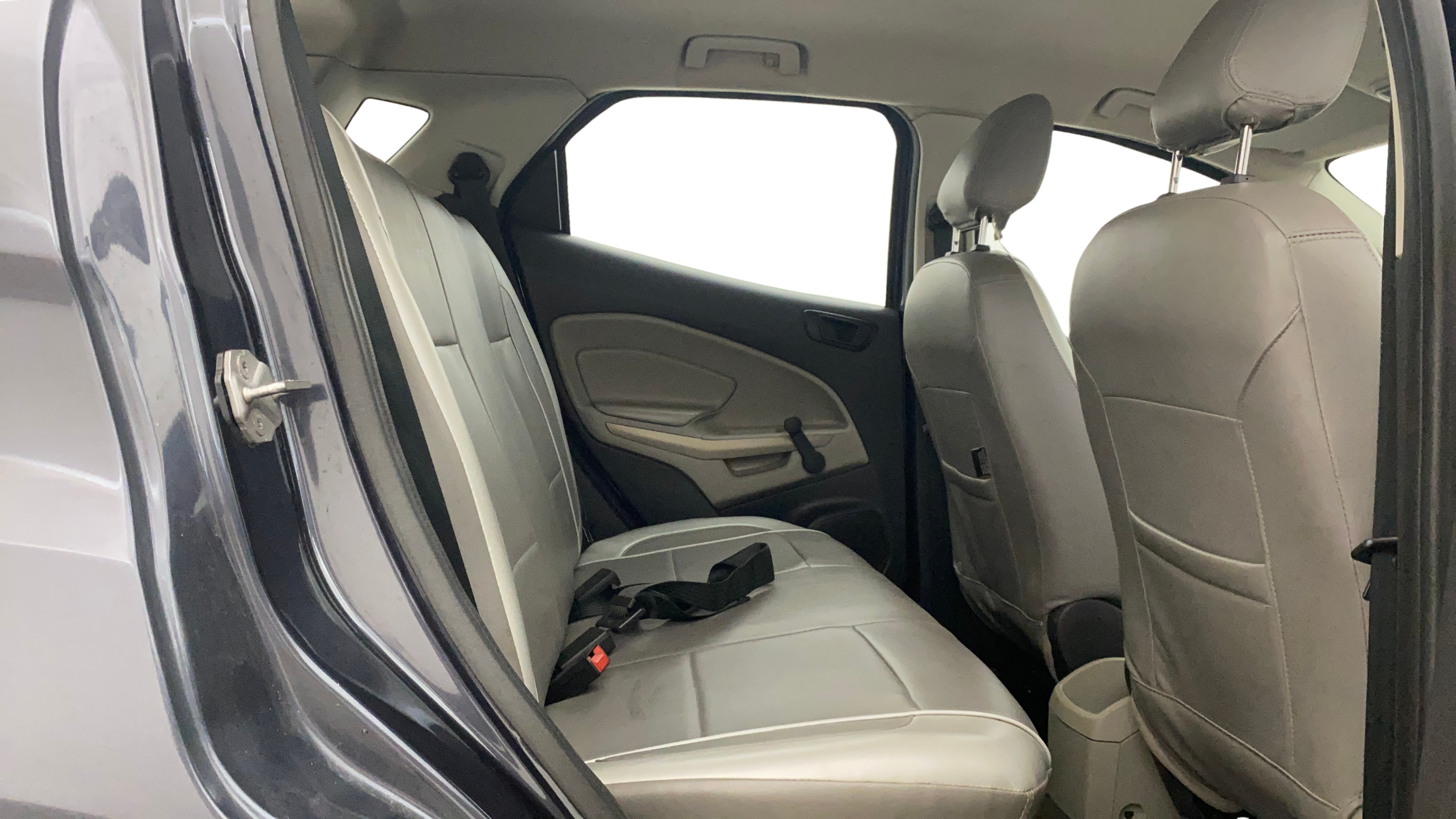 camera-Right-Side-Rear-Door-Cabin