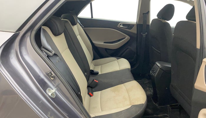 2015 Hyundai Elite i20 ASTA 1.2, Petrol, Manual, 1,09,732 km, Right Side Rear Door Cabin