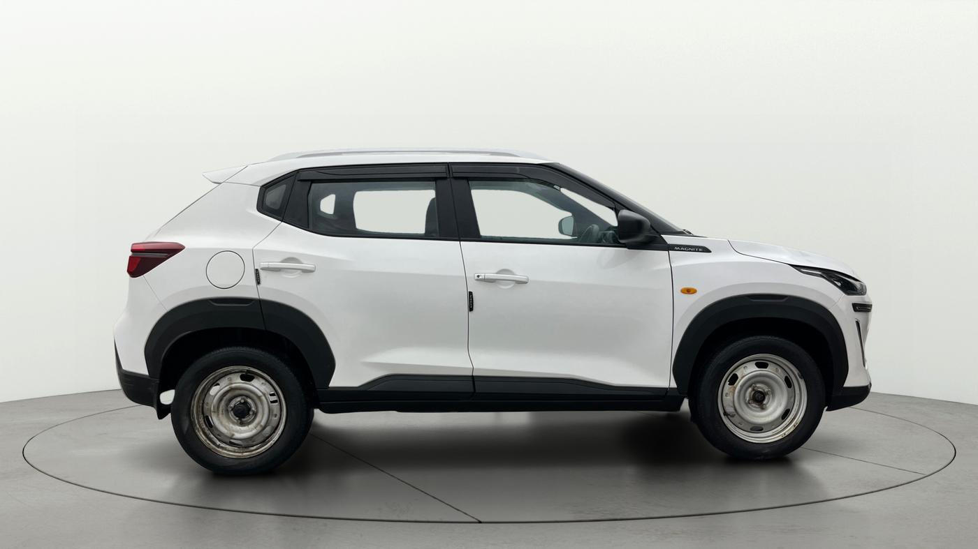 2022 Nissan MAGNITE XE, Petrol, Manual, 48,520 km, Right Side View