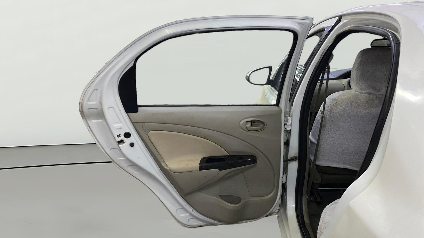 2014 Toyota Etios VX, Petrol, Manual, 1,42,143 km, LHS Rear Door