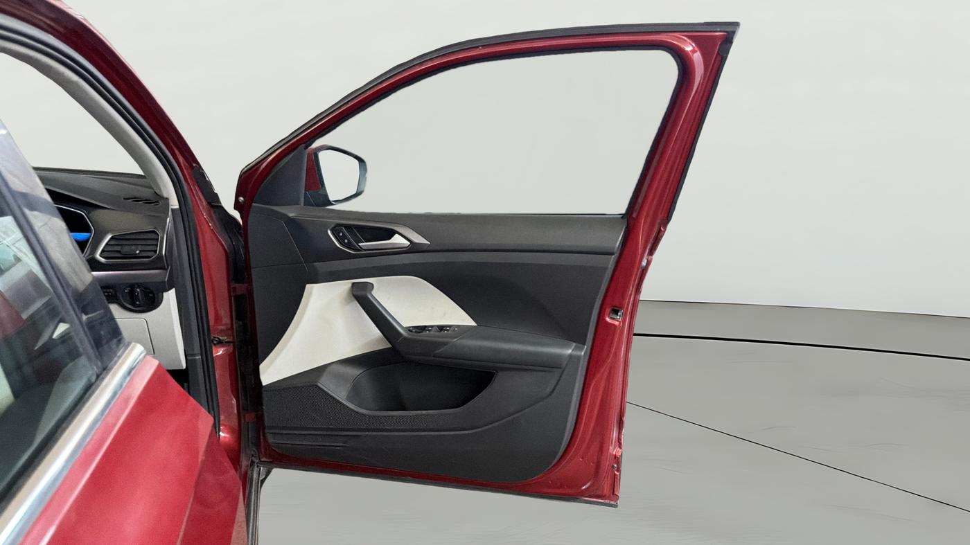 2022 Volkswagen TAIGUN TOPLINE 1.0 TSI AT, Petrol, Automatic, 43,980 km, RHS Front Door