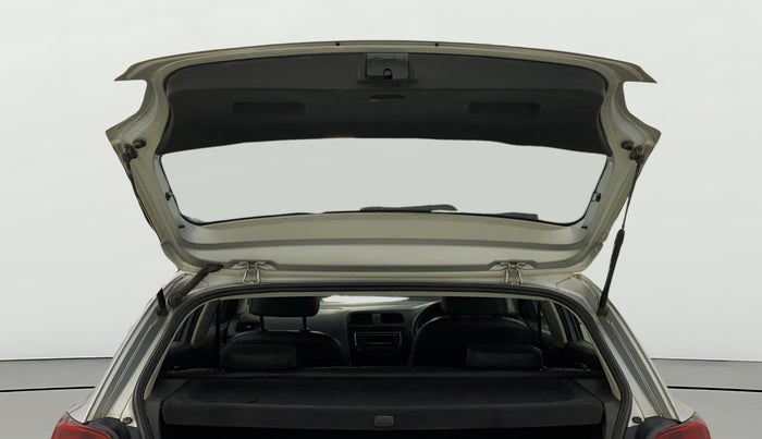 2015 Volkswagen Polo COMFORTLINE 1.2L, Petrol, Manual, 65,085 km, Boot Door Open