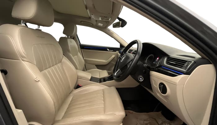 2018 Skoda Superb L&K 1.8 TSI AT, Petrol, Automatic, 28,905 km, Right Side Front Door Cabin