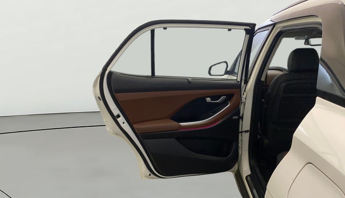 2023 Hyundai ALCAZAR PLATINUM 1.5 TURBO PETROL MT 7STR, Petrol, Manual, 2,045 km, LHS Rear Door