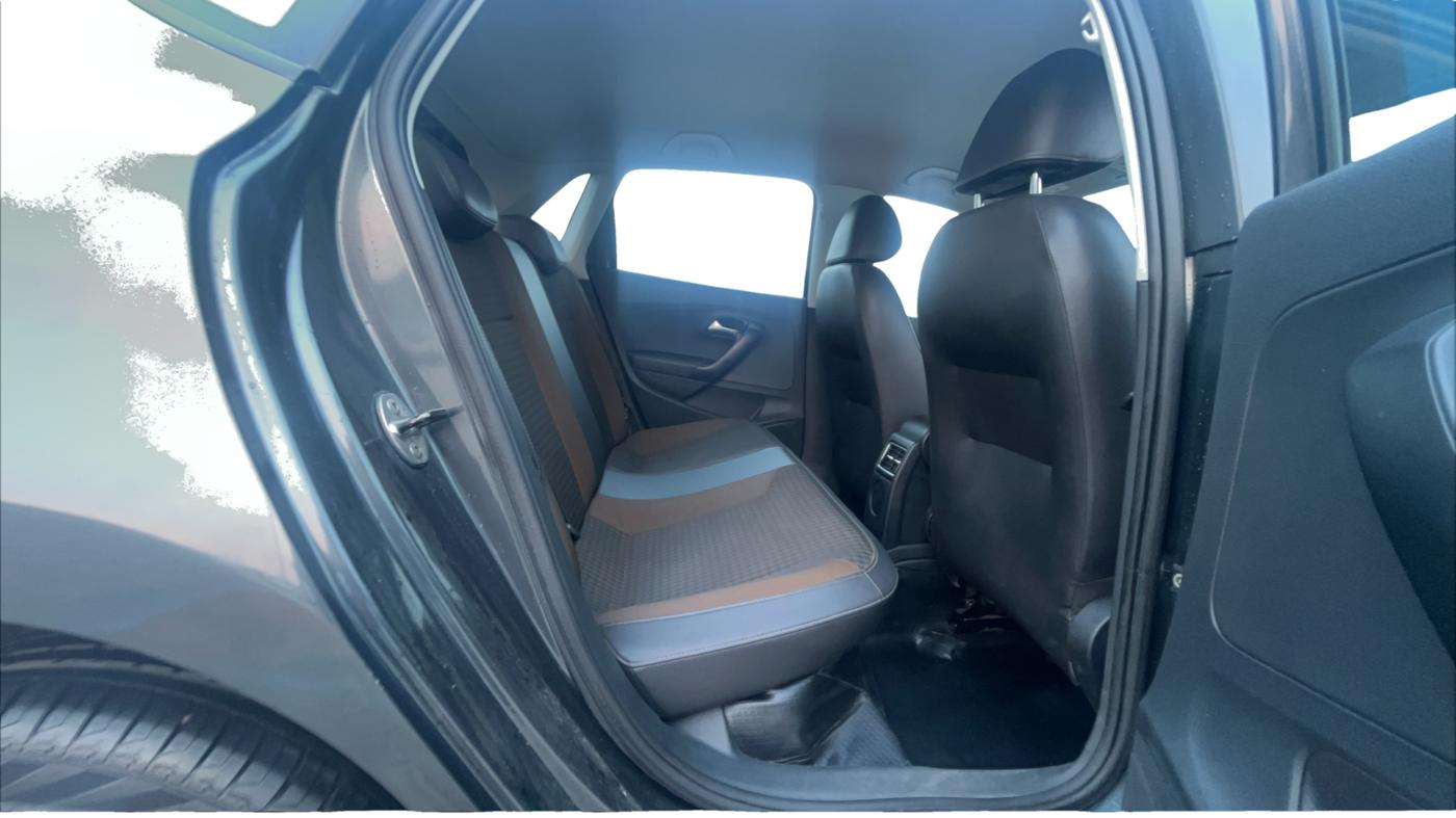 2017 Volkswagen Polo HIGHLINE PLUS 1.2(16 ALLOY, Petrol, Manual, 84,147 km, Right Side Rear Door Cabin