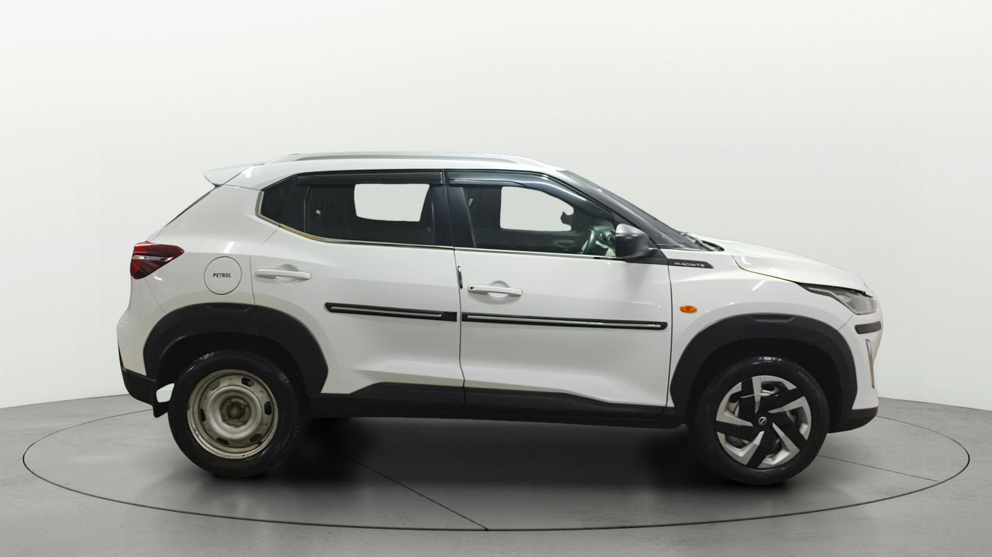 2023 Nissan MAGNITE XE, Petrol, Manual, 40,924 km, Right Side View