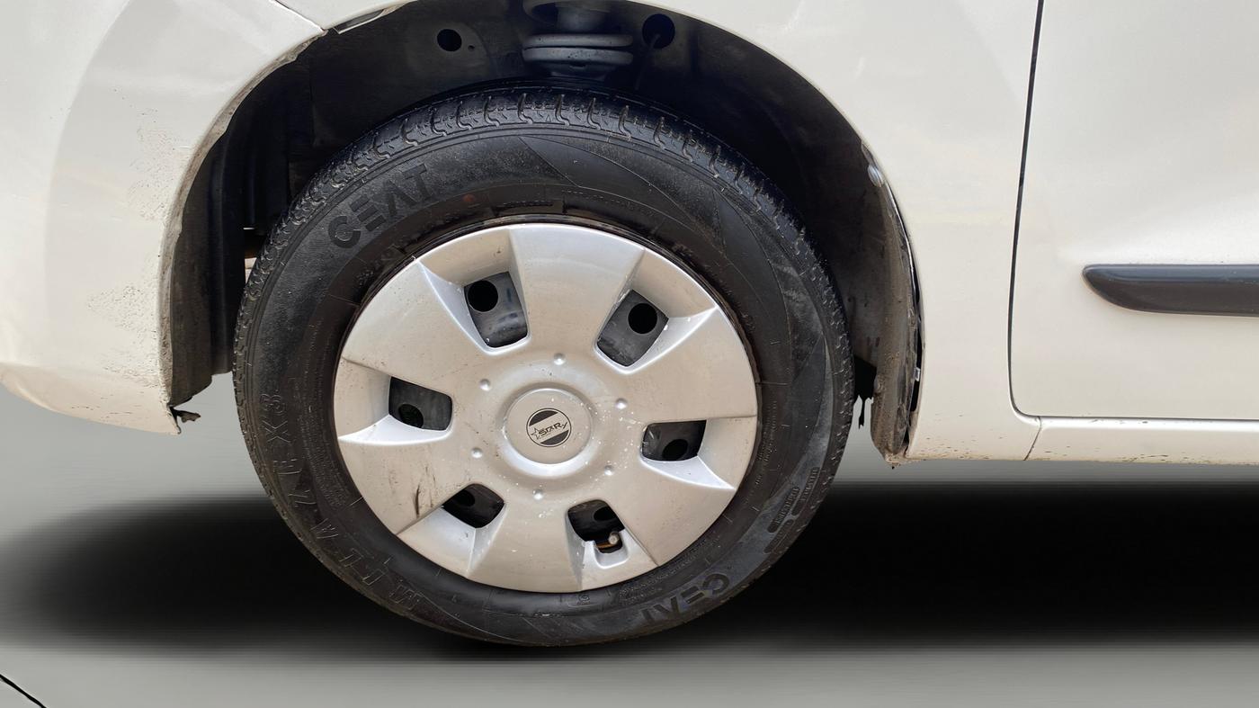 2017 Maruti Wagon R 1.0 VXI, CNG, Manual, 1,32,273 km, Left Front Wheel