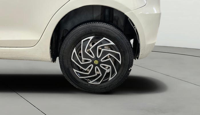 2016 Maruti Swift LXI (O), Petrol, Manual, 44,420 km, Left Rear Wheel