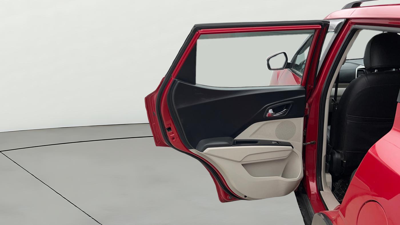 2019 Mahindra XUV300 W8 1.2 PETROL, Petrol, Manual, 44,463 km, LHS Rear Door