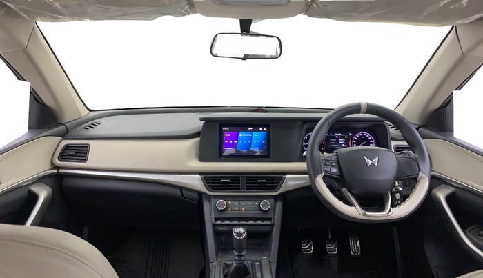 2023 Mahindra XUV700 MX P MT 5 STR, Petrol, Manual, 50,592 km, Dashboard