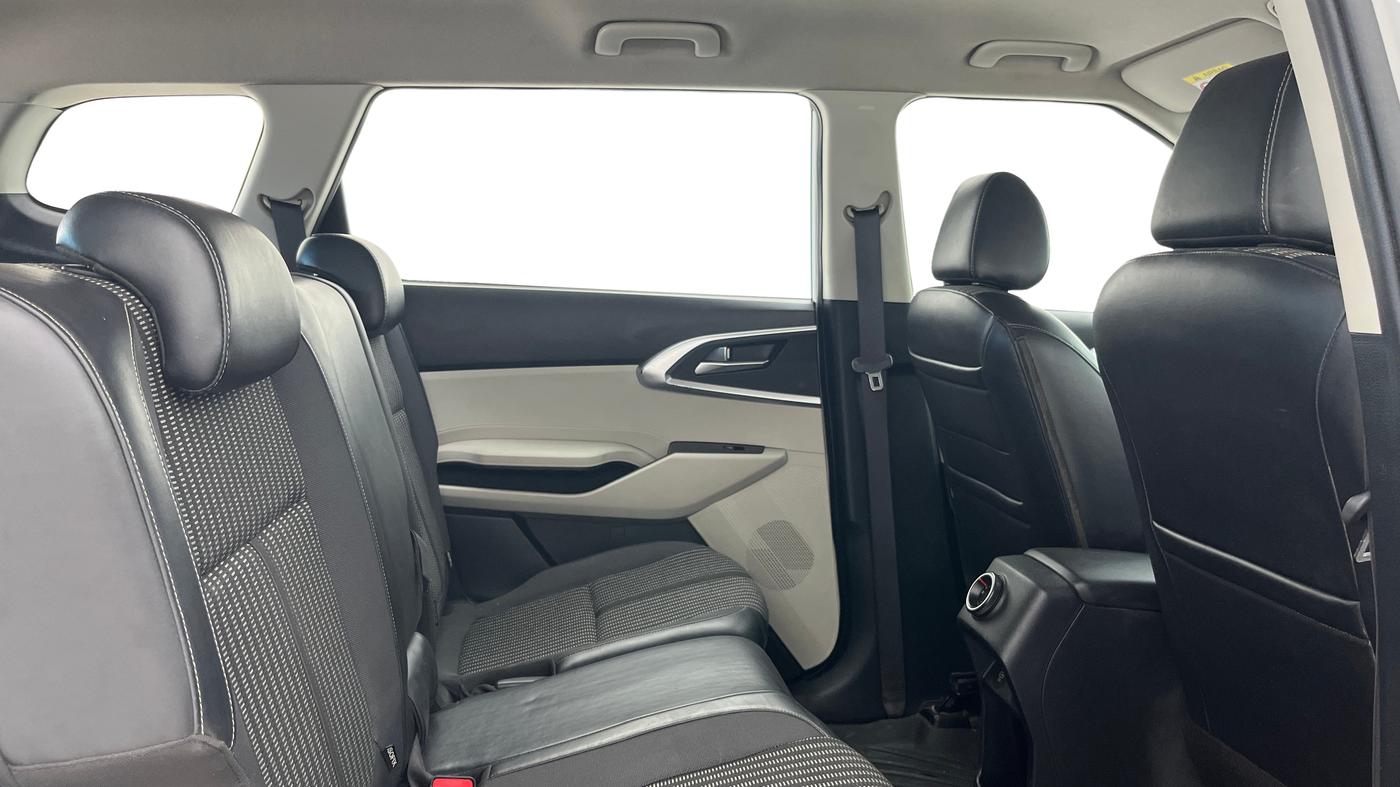 2022 KIA CARENS PRESTIGE PLUS 1.5 DIESEL 7 STR, Diesel, Manual, 83,129 km, Right Side Rear Door Cabin