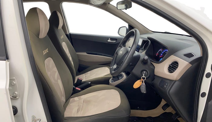 2015 Hyundai Xcent S (O) 1.2, Petrol, Manual, 39,919 km, Right Side Front Door Cabin