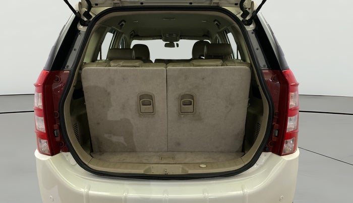 2016 Mahindra XUV500 W8, Diesel, Manual, 1,23,899 km, Boot Open Zoomed View