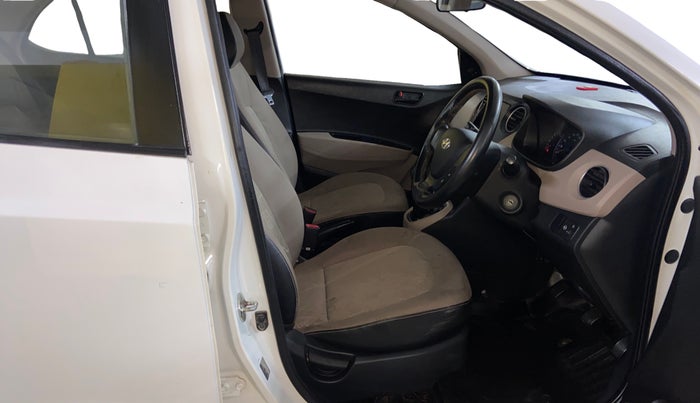 2015 Hyundai Xcent BASE 1.2, CNG, Manual, 72,734 km, Right Side Front Door Cabin