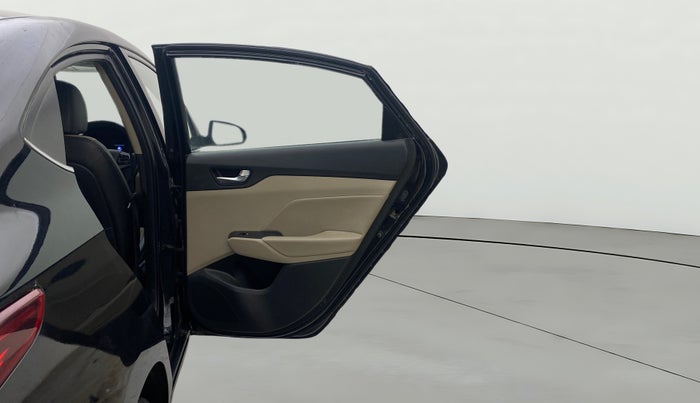 2017 Hyundai Verna 1.6 VTVT SX O, Petrol, Manual, 60,607 km, RHS Rear Door