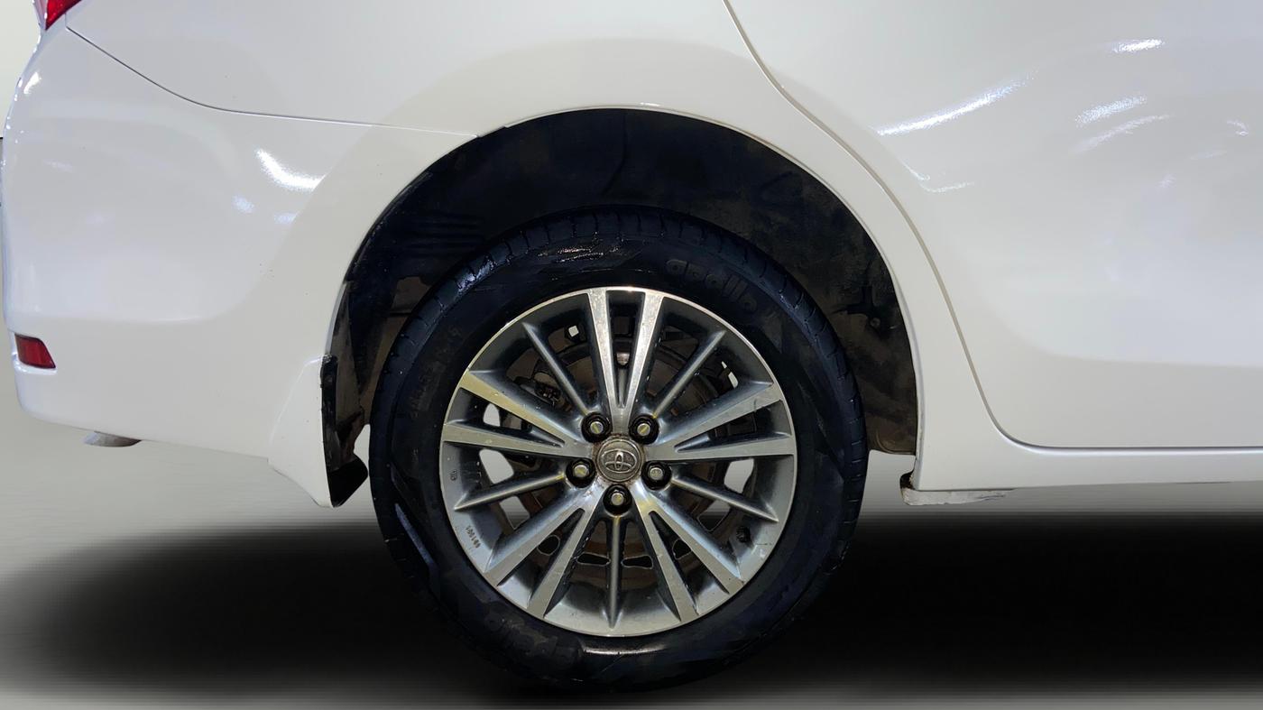 2015 Toyota Corolla Altis VL CVT PETROL, Petrol, Automatic, 1,10,693 km, Right Rear Wheel