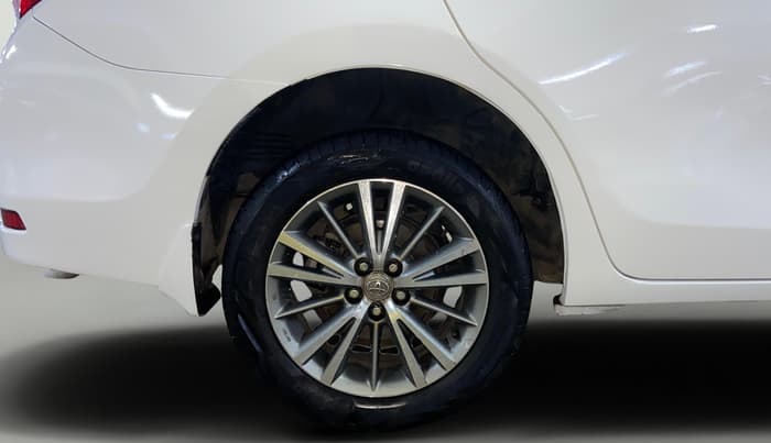 2015 Toyota Corolla Altis VL CVT PETROL, Petrol, Automatic, 1,10,693 km, Right Rear Wheel
