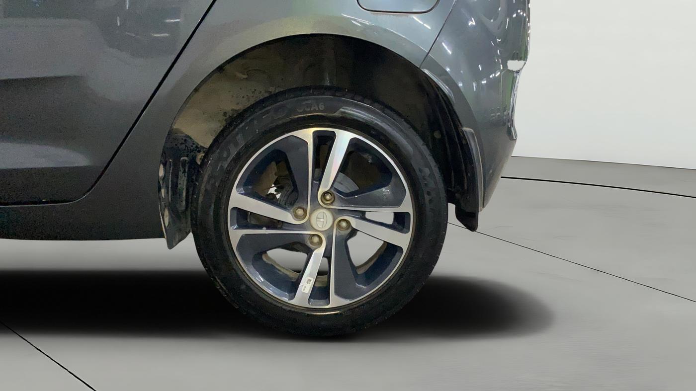 2023 Tata ALTROZ XZA, Petrol, Automatic, 14,406 km, Left Rear Wheel